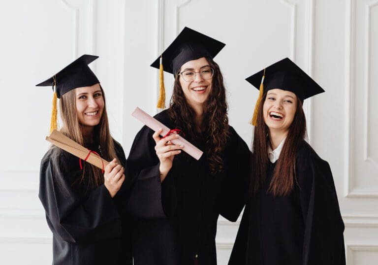 Frasi Di Auguri Per La Laurea Di Un Figlio